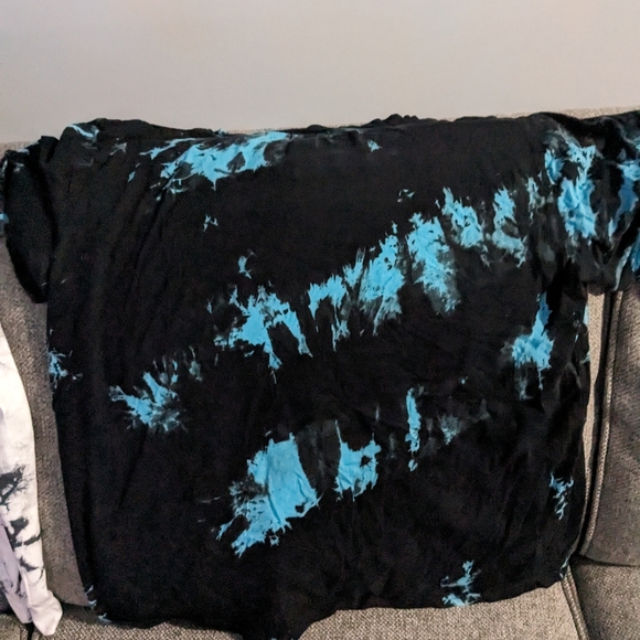 T-shirt - Picture 2 of 2